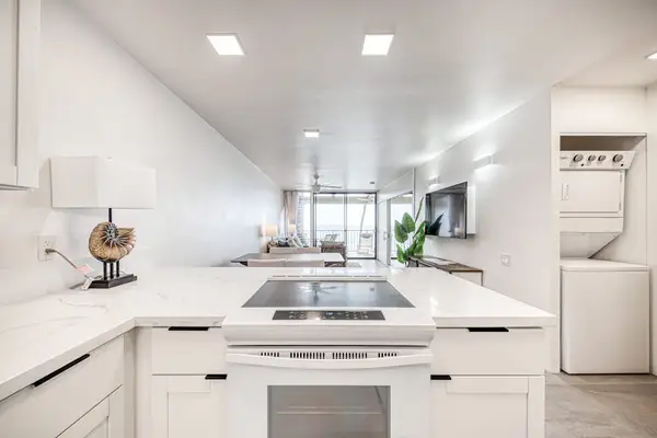 Sleek Open Kitchen Countertops Perfect For Vacation Meal Prep