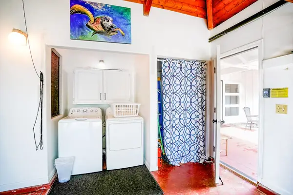 In-home washer and dryer let you pack light and enjoy the convenience of doing laundry during your stay.