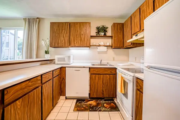 Fully Equipped Island Kitchen