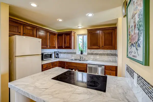 Bright Kitchen With Cozy Breakfast Nook