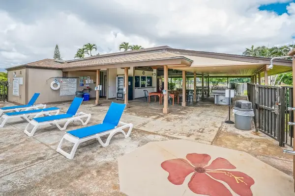 Welcoming Poolside Pavilion And Lounge