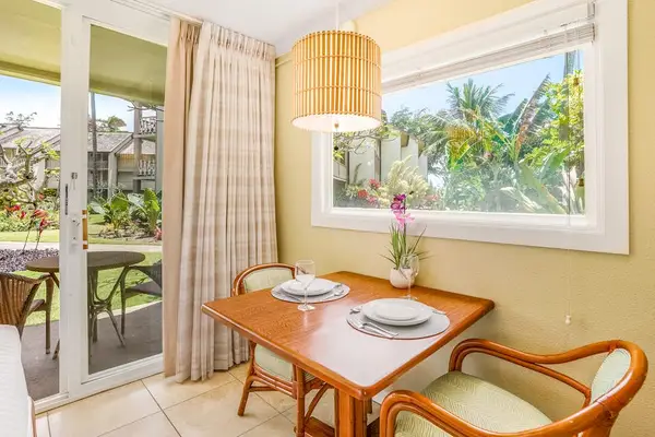 Garden View Dining Retreat