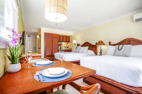 Dine And Unwind In Comfort