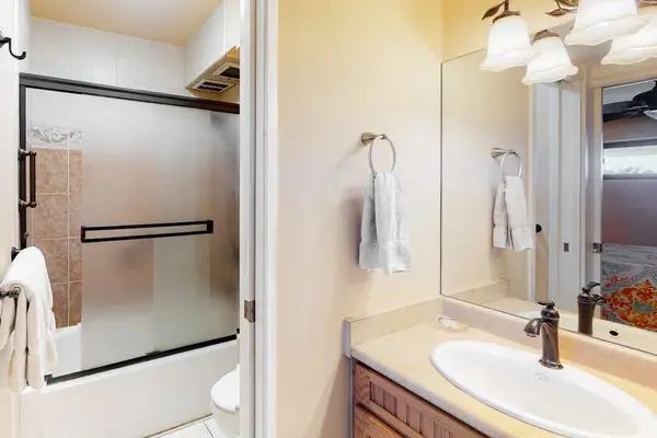 Freshen Up In Modern Comfort