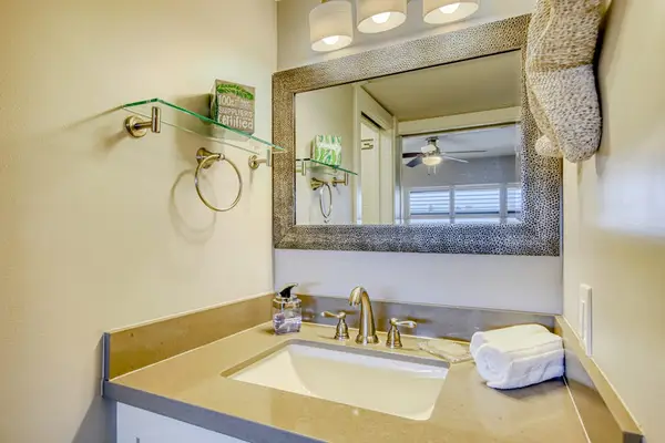 Fresh And Bright Coastal Bathroom