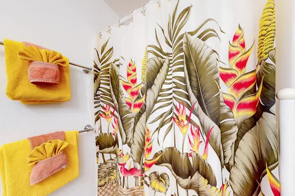 Island Inspired Bathroom Decor