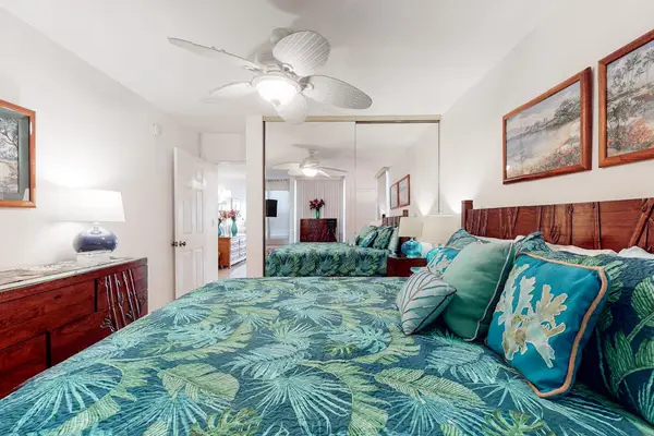Tropical Bedroom For Restful Nights