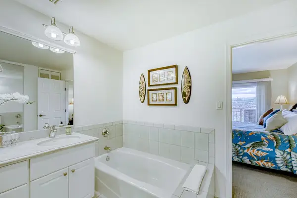 Bright bathroom with a relaxing bathtub