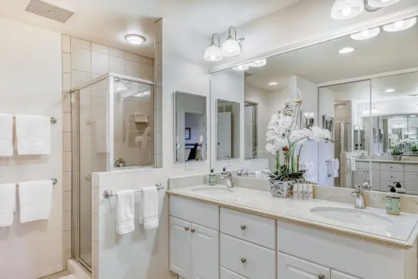 Modern bathroom with a walk-in shower