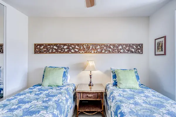 Cozy twin bedroom for a restful stay