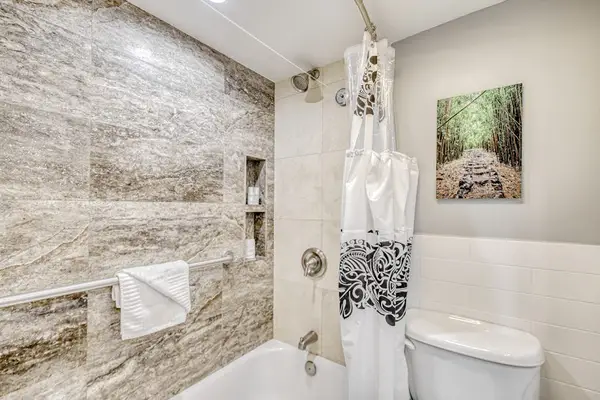 Elegant Walk In Shower Retreat