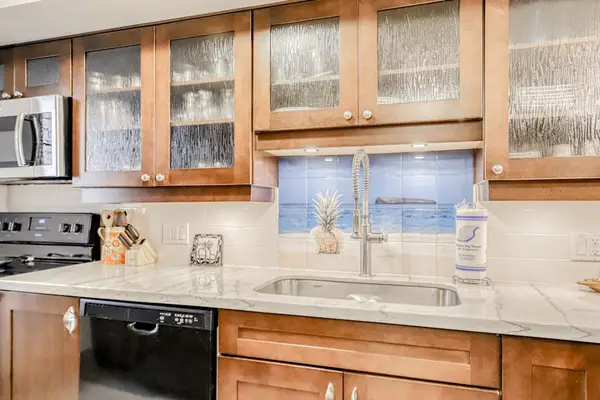 Chef Ready Kitchen With Coastal Style