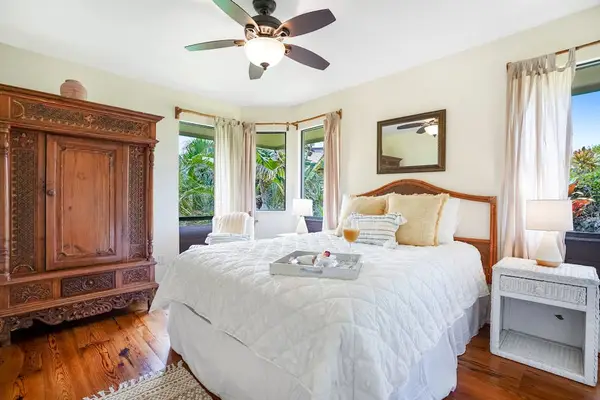 Inviting Guest Bedroom For Relaxation