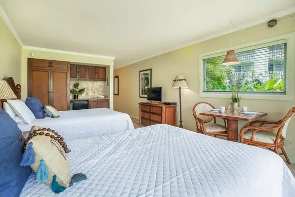 Comfort Meets Island Style