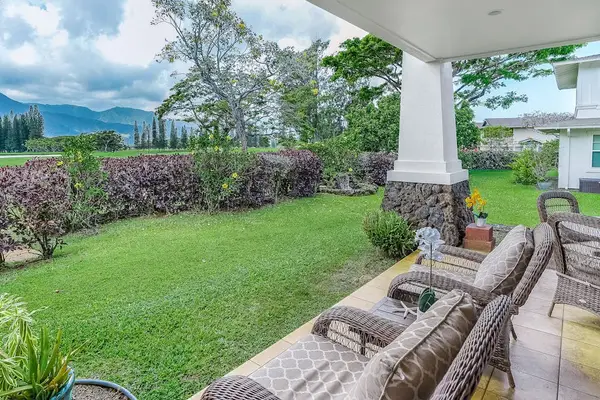 Unwind in a Lush Tropical Setting