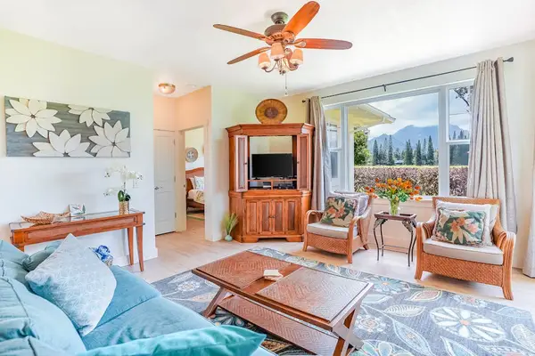 Bright Open Living Space to Relax