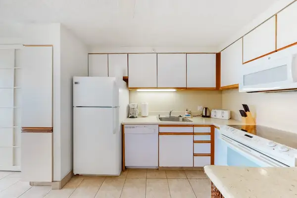 Prepare fresh island meals with ease