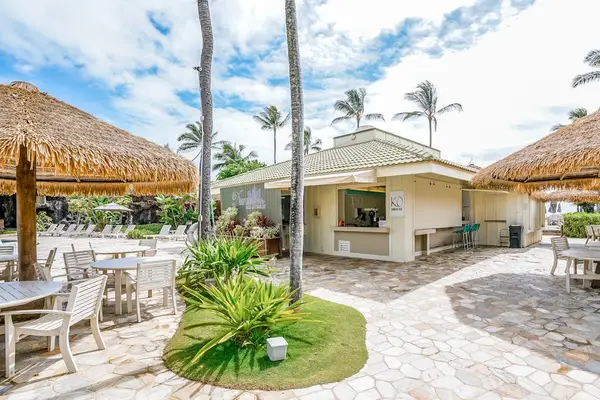 Charming Courtyard With Island-Style Pavilion