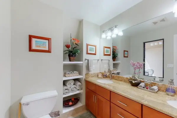 Double Vanity Bathroom With Extra Space