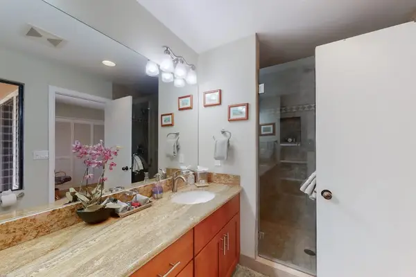 Bright Bathroom Designed For Comfort
