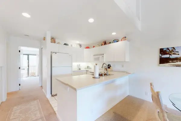 Spacious Layout With Breakfast Bar