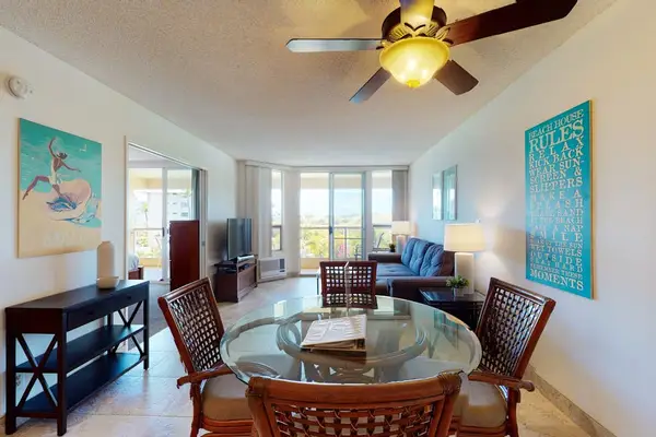 Dining With Sweeping Island Views