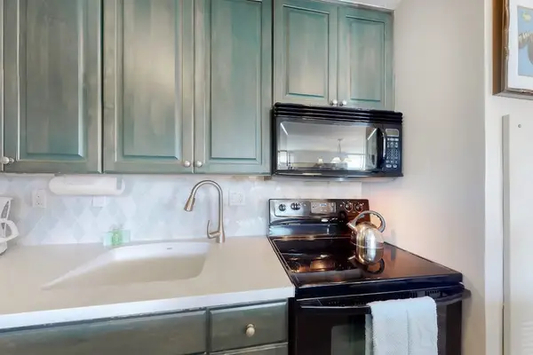 Chef Inspired Kitchen With Ample Space