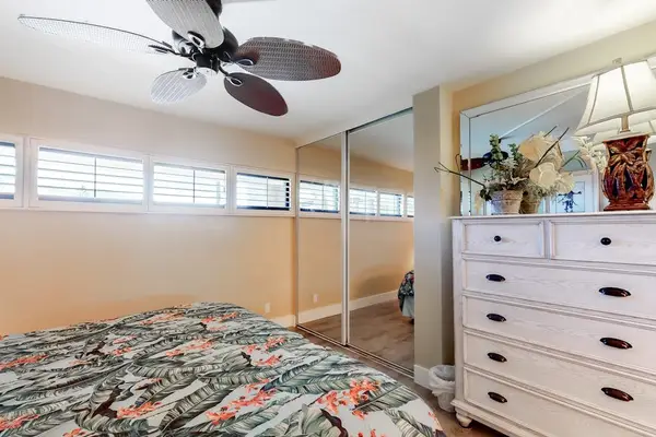 Cozy Bedroom With Island Style