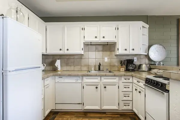 Fully stocked kitchen so you enjoy a nice dinner in, after a long day.