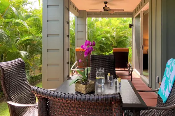 Al Fresco Dining Surrounded By Tropical Greenery