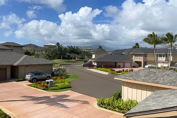 Beautiful Neighborhood And Mountain Views