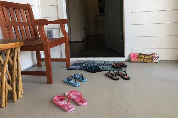 Signs of a full and happy house