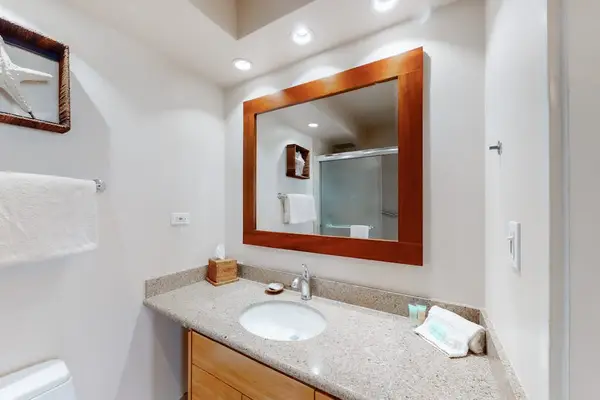 Double vanity with plenty of space