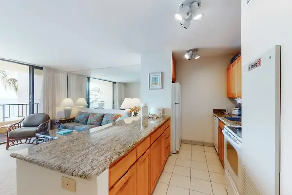 Open Kitchen With Breakfast Bar