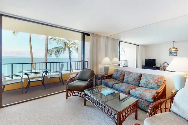 Front Row Ocean View Living