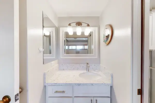 Fresh And Sparkling Bathroom Retreat