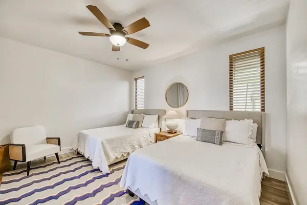 Comfortable Guest Retreat With Twin Beds