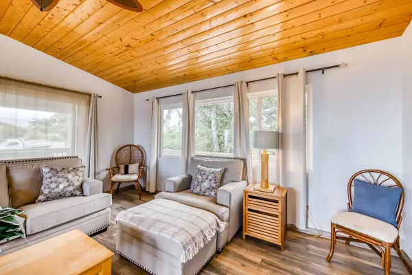 Comfortable Living Space To Unwind
