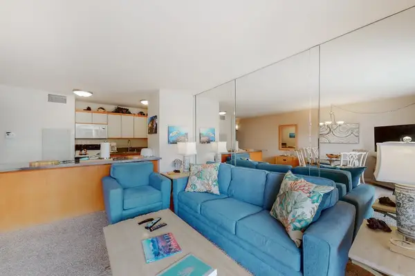 Spacious Living Area For Gathering