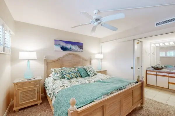 Comfortable Bedroom With Tropical Charm