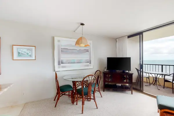 Ocean View Dining Nook
