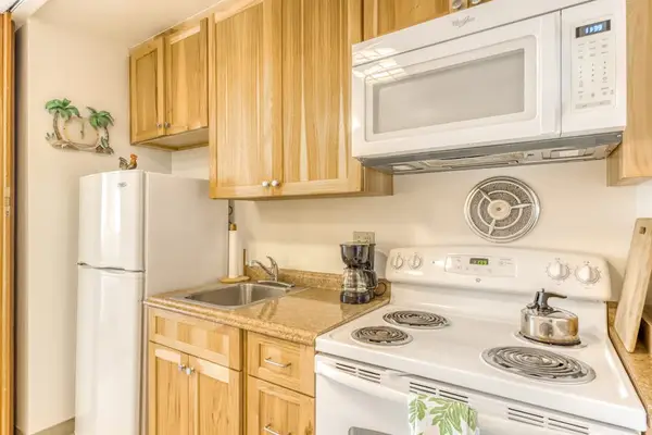 Make mealtimes simple with a full kitchen at your fingertips.