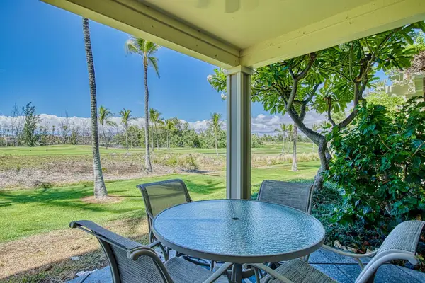 Covered lanai for outdoor dining