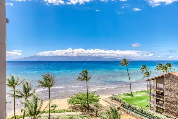 Wake Up To Endless Pacific Views