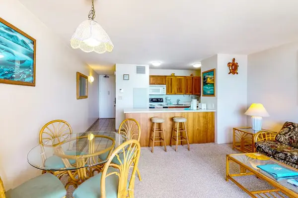 Gather Around For Island Dining