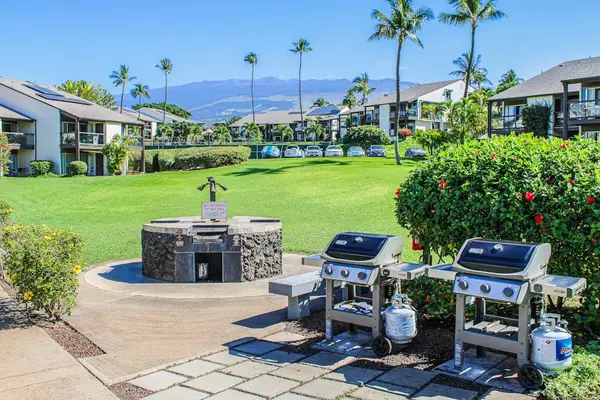The ideal spot to grill, unwind, and enjoy the Kihei sunshine! ☀️🍔