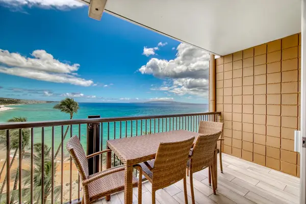 Oceanfront lanai with stunning views