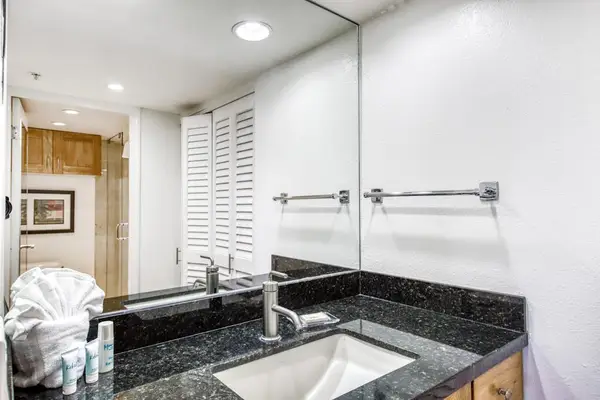 Spa Inspired Vanity Escape