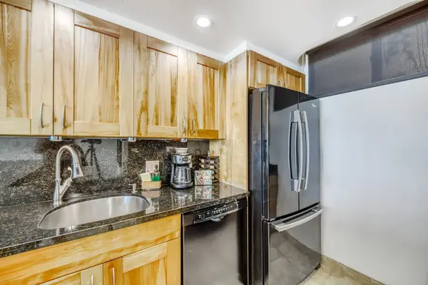 Fully Equipped Gourmet Kitchen