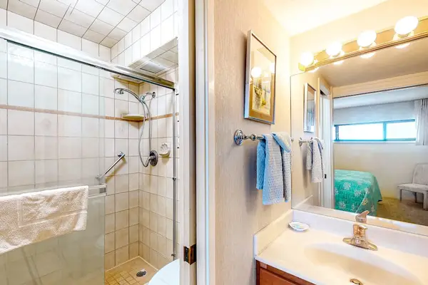 Fresh And Bright Spa Bathroom